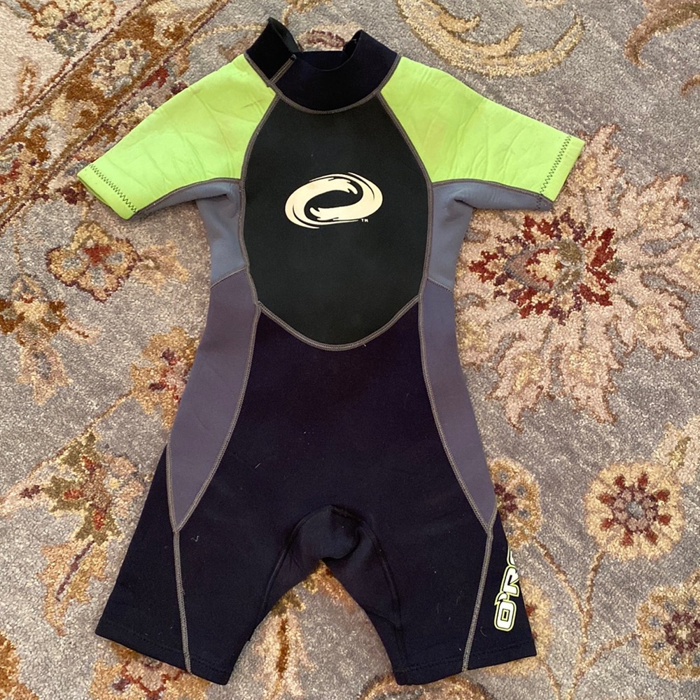 ⭐️ EUC ⭐️ O’Rageous wet suit size 6-8